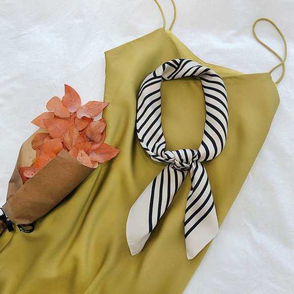 🧣🤍modern art geometric silky scarf - Picture 6 of 8